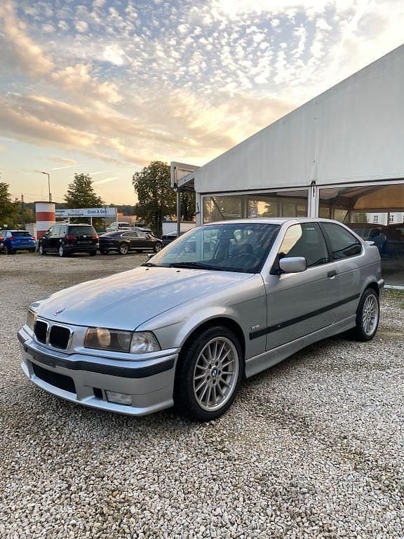 Gebraucht BMW 323 M Sport 170 PS (125 kW) 1998 Silber Limousine
