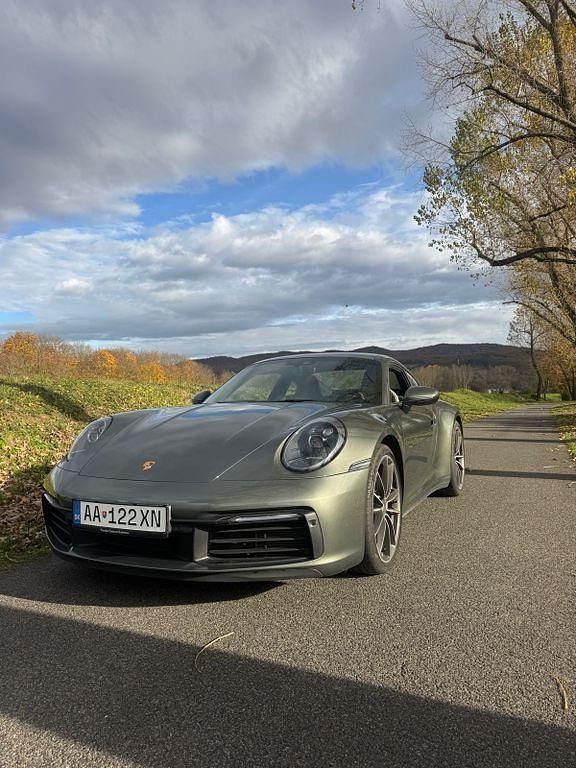 Grau Gebraucht 2020 Porsche 911 | 122.500 € - Bild 1/4