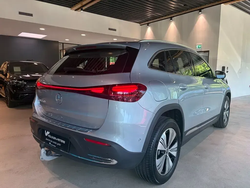 Gebraucht Mercedes EQA250+ Advanced 139 kW (190 PS) 2025 Silber SUV