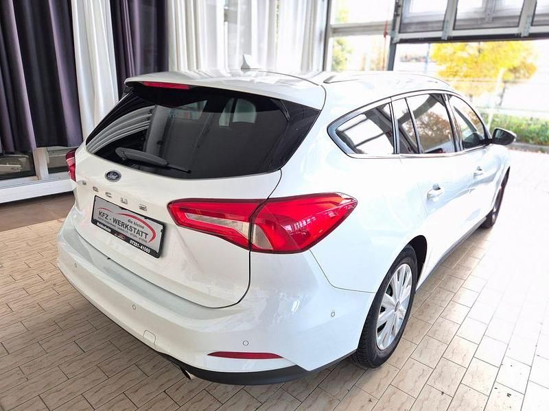 Gebraucht Ford Focus Cool & Connect 120 PS (88 kW) 2019 Weiß Limousine
