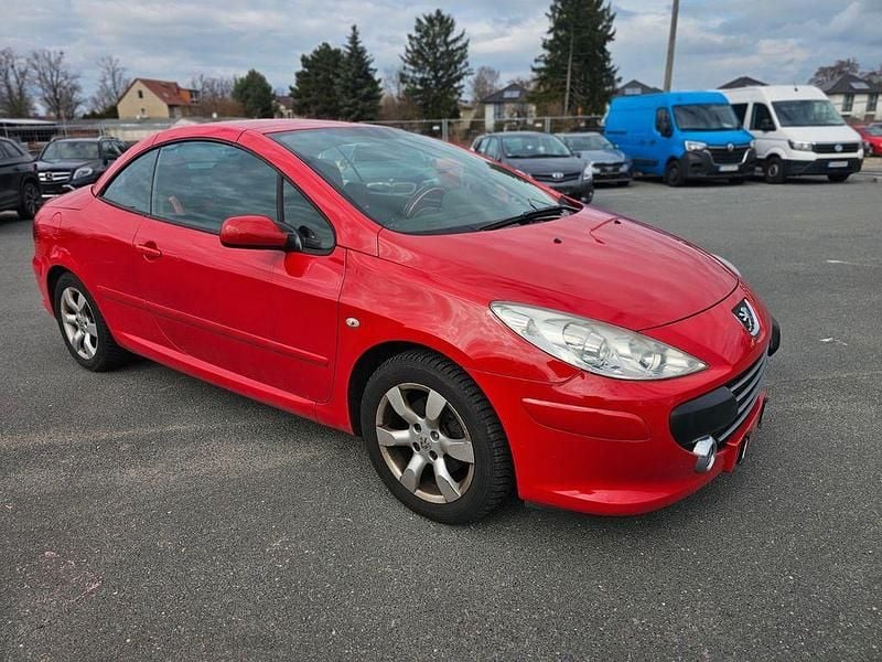 Gebraucht Peugeot 307 CC 109 PS (80 kW) 2008 Rot Cabrio