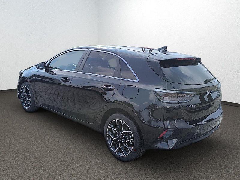 Gebraucht Kia Ceed 140 PS (102 kW) 2025 Schwarz Kleinwagen