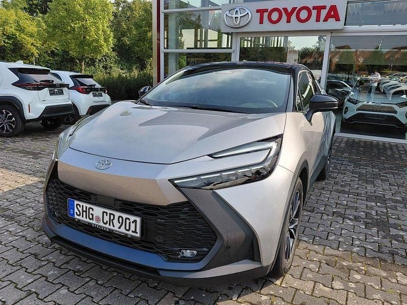 Silber Gebraucht 2025 Toyota C-HR SUV | 37.980 € (Superpreis) - Bild 1/4