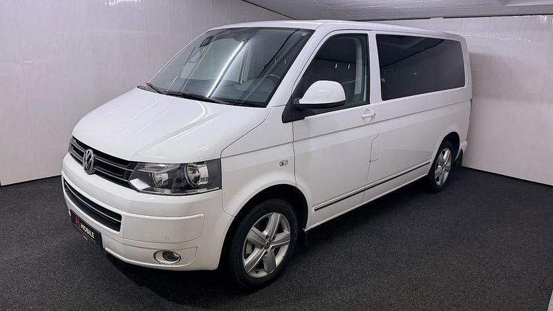 Weiß Gebraucht 2013 VW T5 Comfortline Van | 16.900 € (Guter Preis) - Bild 1/4