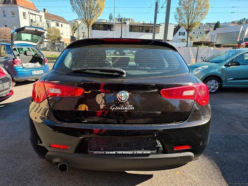 Gebraucht Alfa Romeo Giulietta Impression 120 PS (88 kW) 2014 Schwarz Kleinwagen