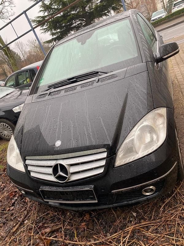 Gebraucht Mercedes A180 109 PS (80 kW) 2012 Schwarz Van / Kleinbus