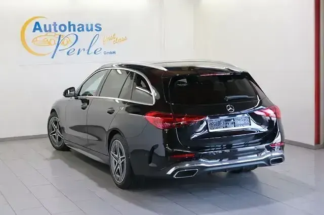 Gebraucht Mercedes C200 AMG line 163 PS (119 kW) 2023 Schwarz Limousine