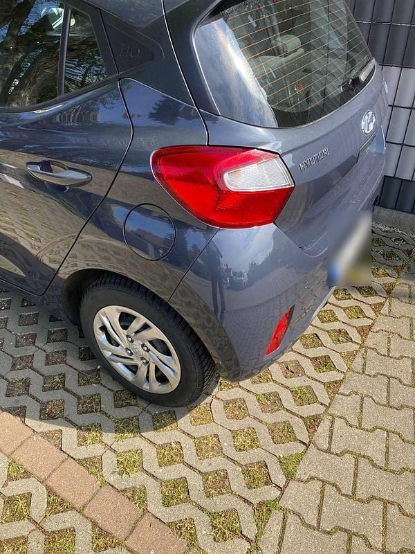 Gebraucht Hyundai i10 Edition 30 67 PS (49 kW) 2021 Grau Kleinwagen