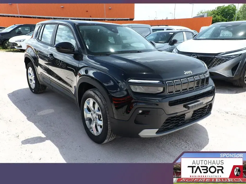 Neu Jeep Avenger Altitude 110 PS (80 kW) 2025 Schwarz SUV