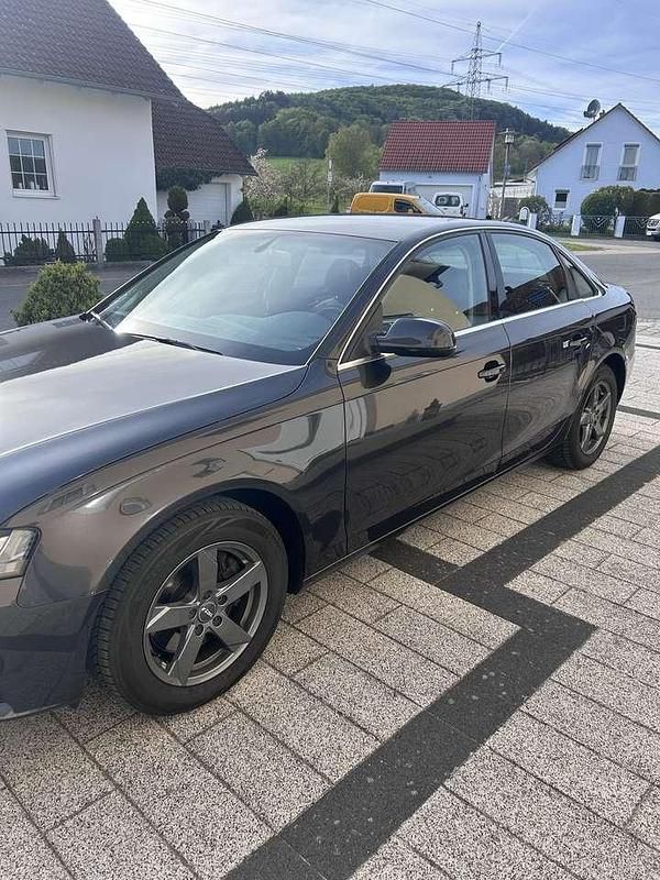 Usata Audi A4 Attraction 143 CV (105 kW) 2011 Grigio Berlina