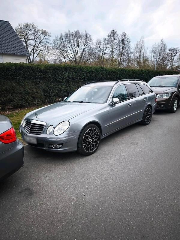 Gebraucht Mercedes E280 190 PS (139 kW) 2008 Grau Kombi