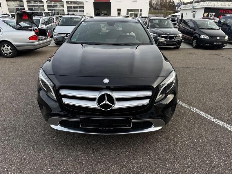 Gebraucht Mercedes GLA220 170 PS (125 kW) 2015 Schwarz SUV