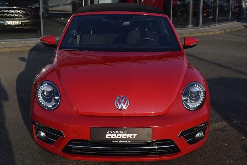 Gebraucht VW Beetle Cabriolet Sound 150 PS (110 kW) 2017 Tornado red Cabrio