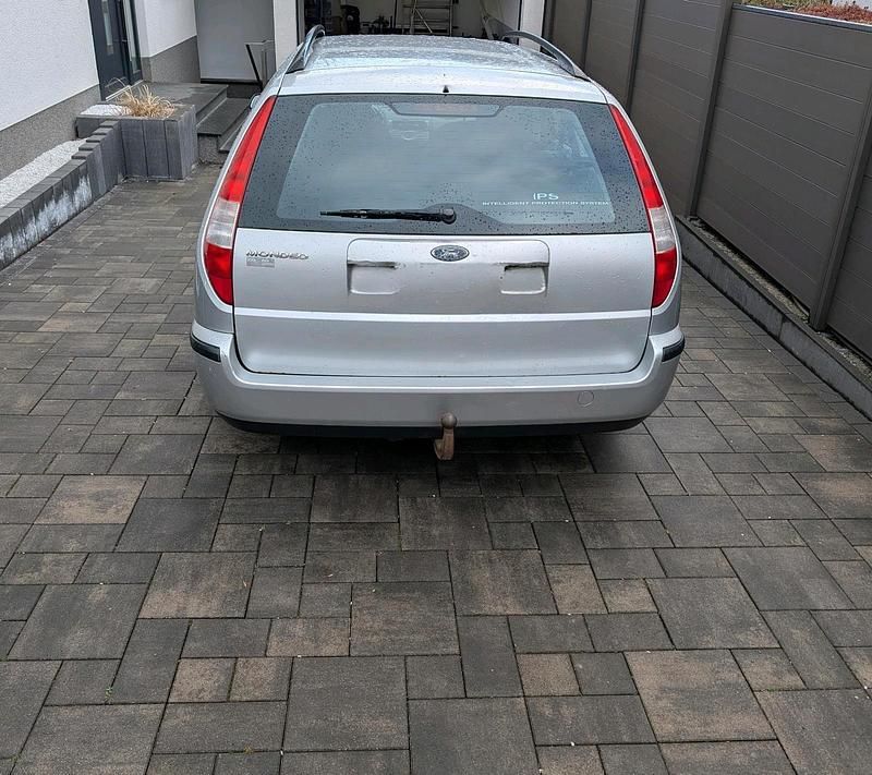 Gebraucht Ford Mondeo 125 PS (91 kW) 2003 Silber Kombi