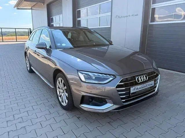 Gebraucht Audi A4 Advanced 163 PS (119 kW) 2022 Grau Kombi