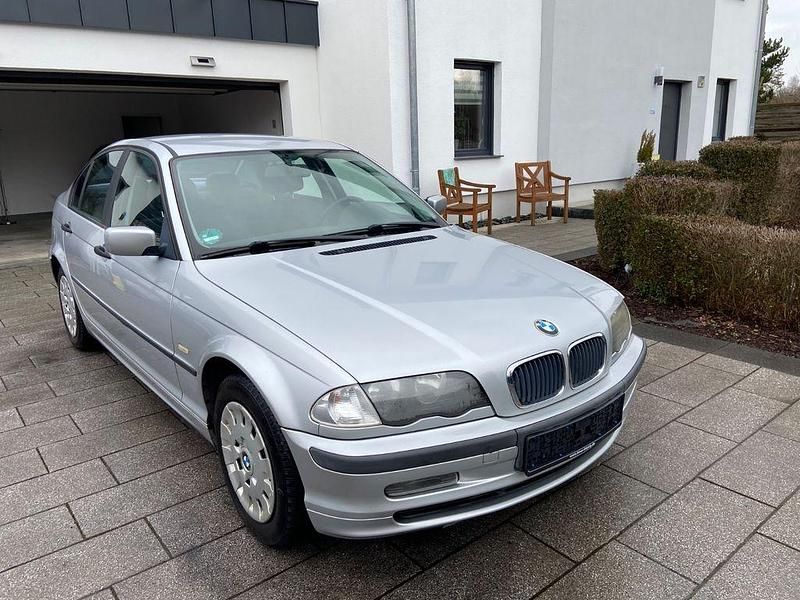Gebraucht BMW 318 143 PS (105 kW) 1998 Silber Limousine