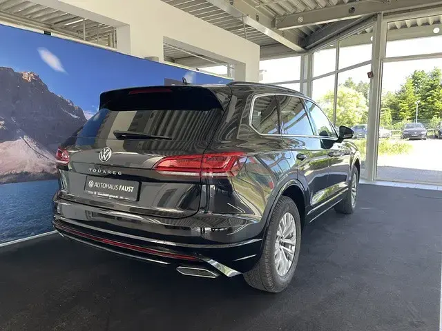 Gebraucht VW Touareg R-line 231 PS (169 kW) 2022 Schwarz SUV