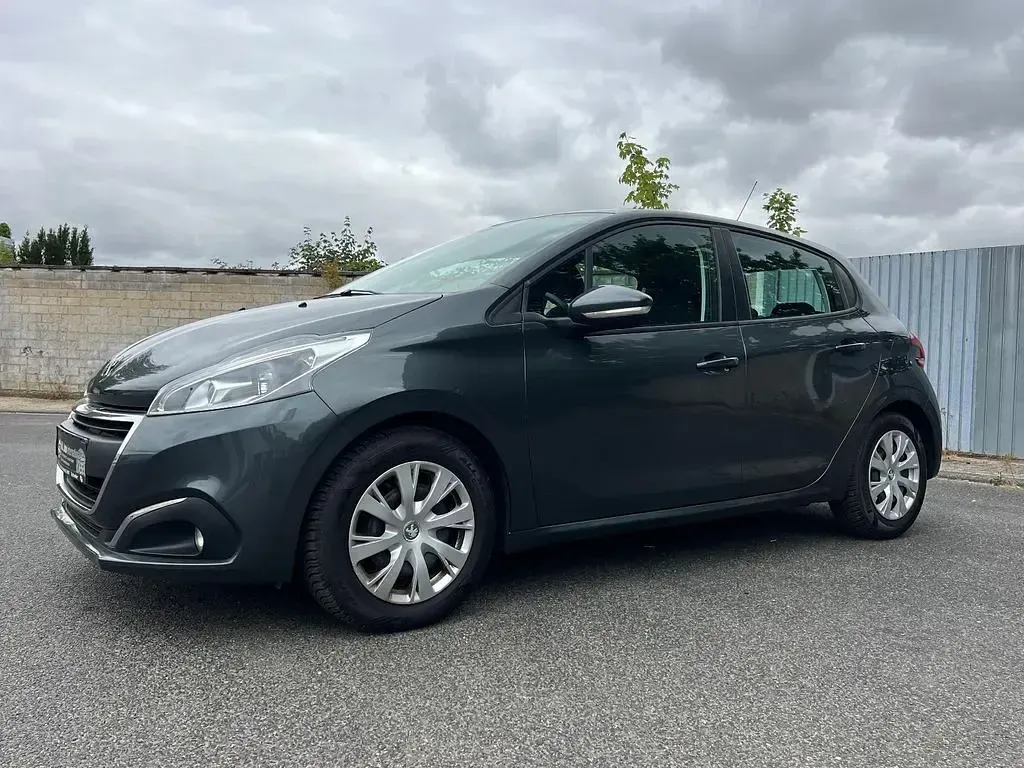 Gebraucht Peugeot 208 Active 82 PS (60 kW) 2017 Grau Kleinwagen