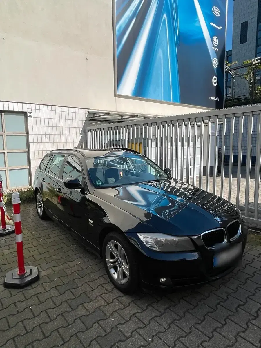 Second-hand BMW 320 184 CP (135 kW) 2011 Negru Break