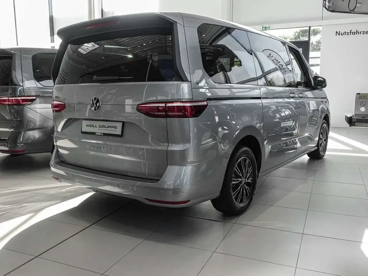 Neu VW T7 Goal 150 PS (110 kW) 2026 Silber Van