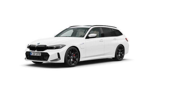 Gebraucht BMW 330e Performance 292 PS (214 kW) 2025 Alpinweiss iii Kombi