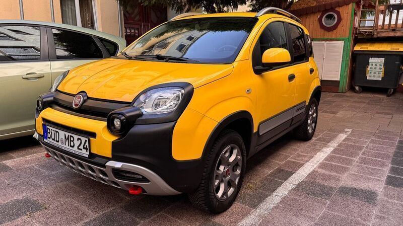 Gelb Gebraucht 2018 Fiat Panda Cross Cross Kleinwagen | 12.900 € (Superpreis) - Bild 1/4