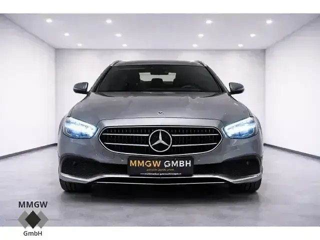 Używany Mercedes E300 286 KM (210 kW) 2022 Szary Kombi
