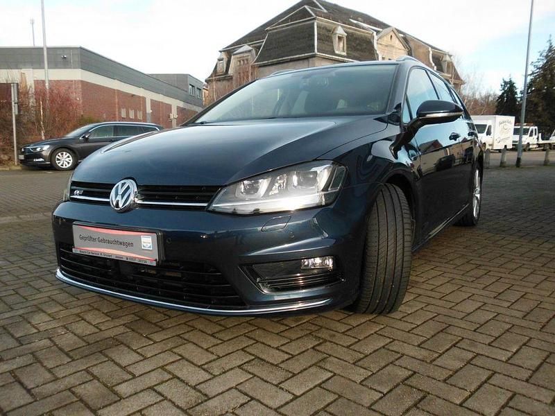 Gebraucht VW Golf VII Highline 125 PS (91 kW) 2015 Blau Limousine