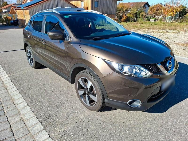 Gebraucht Nissan Qashqai 360º 131 PS (96 kW) 2016 Bronze SUV