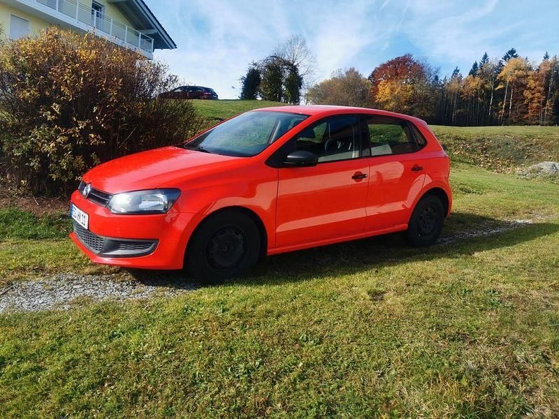 Rot Gebraucht 2009 VW Polo Trendline Kleinwagen | 4.200 € (Teuer) - Bild 1/4