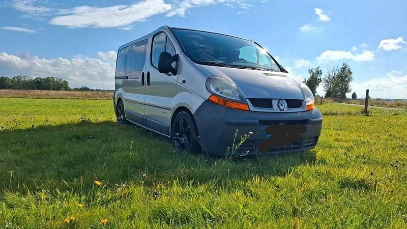 Silber Gebraucht 2003 Renault Trafic Van | 6.999 € (Superpreis) - Bild 1/4