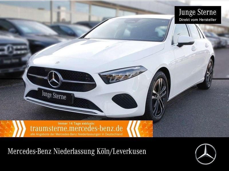 Weiß Gebraucht 2024 Mercedes A180 Advanced Plus Limousine | 26.890 € (Superpreis) - Bild 1/3