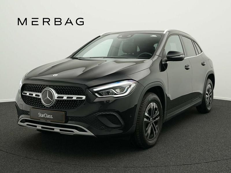 Schwarz Gebraucht 2023 Mercedes GLA200 Style SUV | 34.490 € (Guter Preis) - Bild 1/4