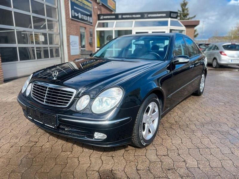 Second-hand Mercedes E240 177 CP (130 kW) 2002 Albastru Berlinǎ