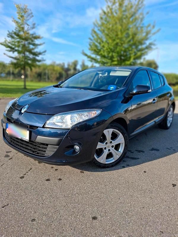 Blau Gebraucht 2008 Renault Mégane III Limousine | 4.200 € (Fairer Preis) - Bild 1/4