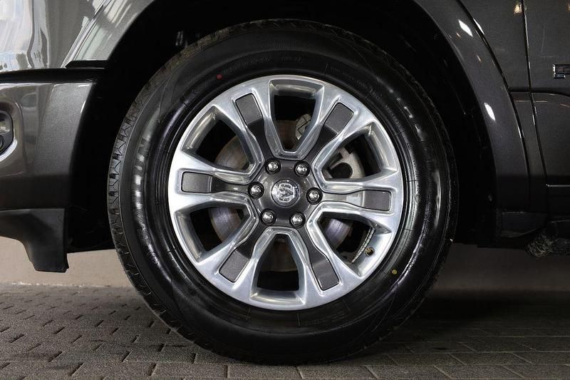 Gebraucht Dodge Ram Limited 401 PS (294 kW) 2022 Grau Pickup