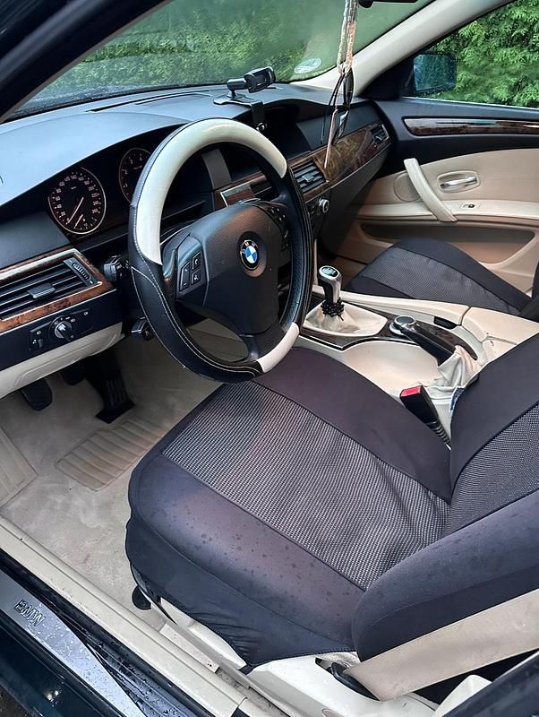 Gebraucht BMW 523 192 PS (141 kW) 2008 Grün Limousine