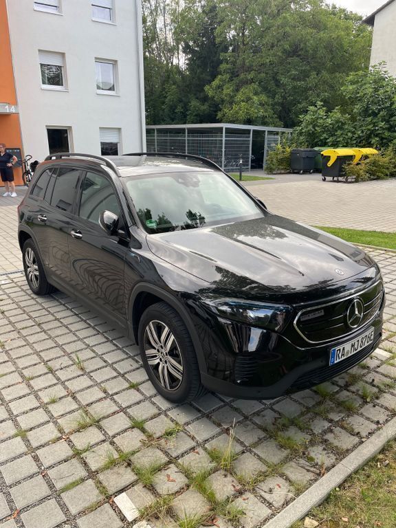 Schwarz Gebraucht 2022 Mercedes EQB300 SUV | 33.500 € (Guter Preis) - Bild 1/3