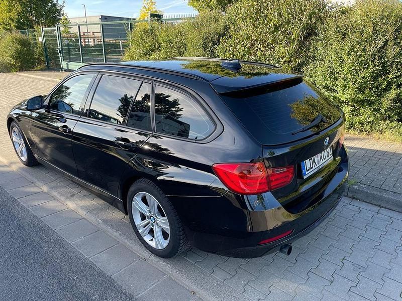 Schwarz Gebraucht 2013 BMW 316 Sport Line Kombi | 7.700 € (Guter Preis) - Bild 1/4