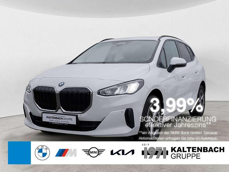 Weiß Gebraucht 2022 BMW 218 Active Tourer Van / Kleinbus | 24.790 € (Fairer Preis) - Bild 1/3