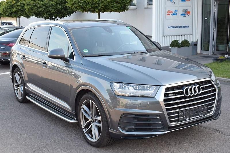 Grau Gebraucht 2016 Audi Q7 S-Line SUV | 39.900 € (Etwas zu teuer) - Bild 1/4