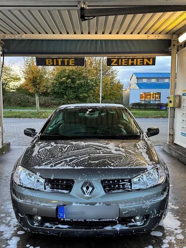 Grau Gebraucht 2004 Renault Mégane GrandTour Kombi | 1.200 € (Fairer Preis) - Bild 1/4