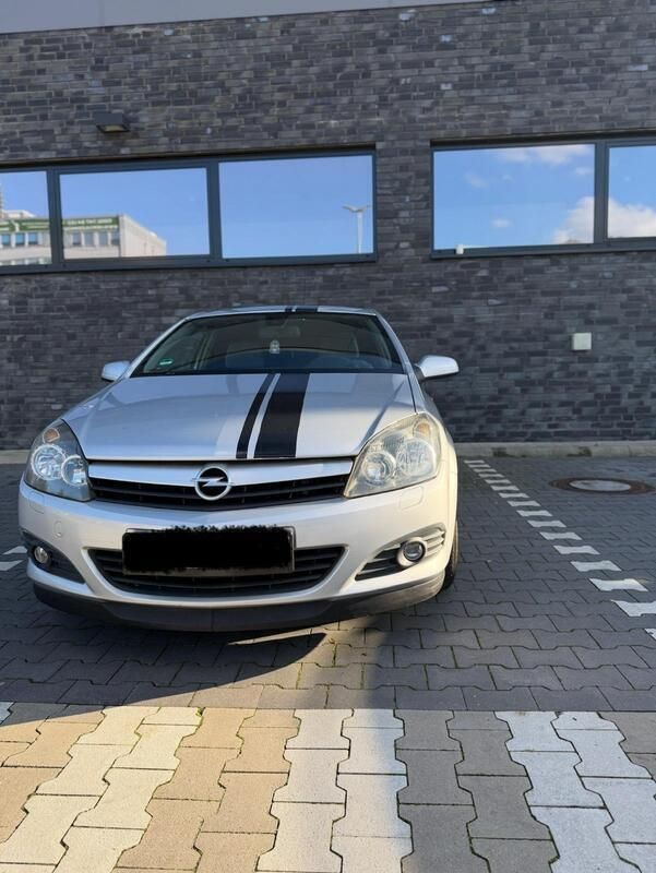 Silber Gebraucht 2006 Opel Astra GTC Edition Coupé | 700 € (Guter Preis) - Bild 1/4