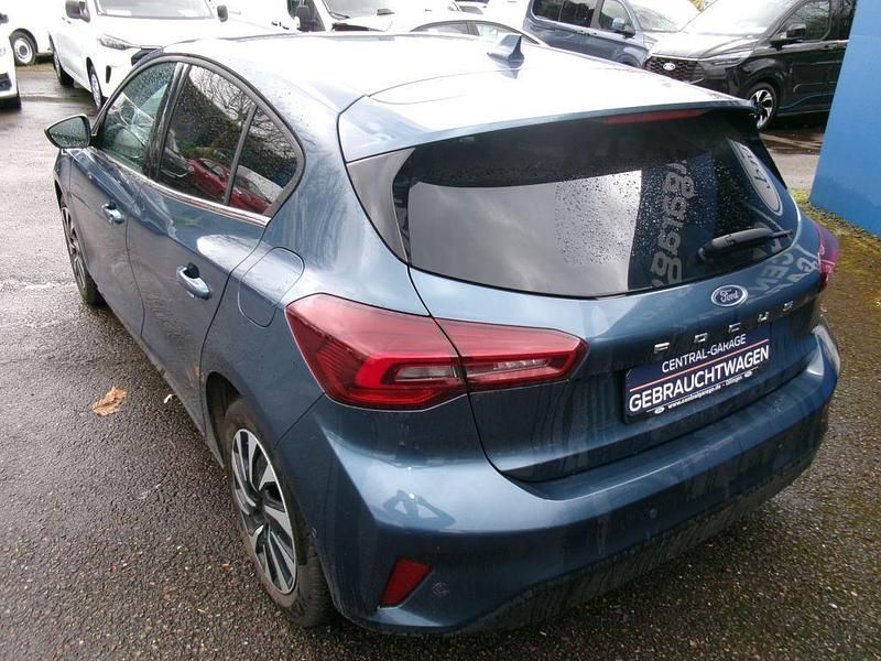 Używany Ford Focus Titanium 125 KM (91 kW) 2024 Niebieski Sedan/Limuzyna