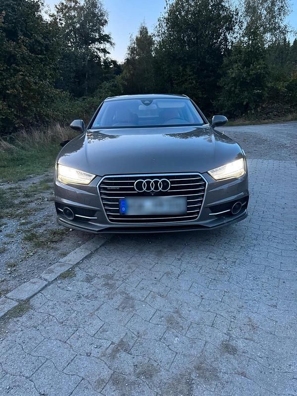 Braun Gebraucht 2015 Audi A7 Kleinwagen | 27.499 € (Etwas zu teuer) - Bild 1/4