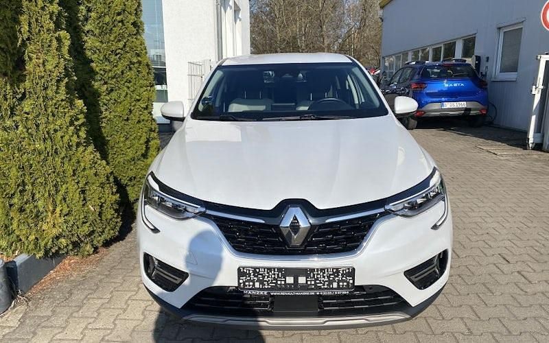 Gebraucht Renault Arkana Techno 140 PS (102 kW) 2022 Kyanitweiß  metallic SUV
