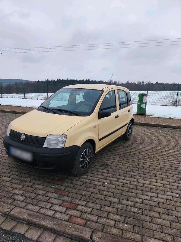 Gelb Gebraucht 2009 Fiat Panda Limousine | 999 € (Guter Preis) - Bild 1/4