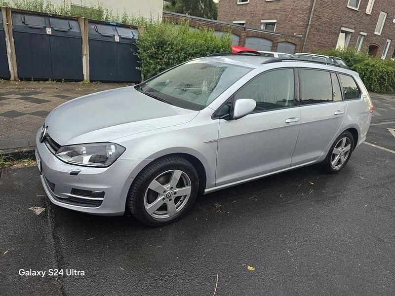 Silber Gebraucht 2015 VW Golf VII Cup Kombi | 8.800 € (Superpreis) - Bild 1/4