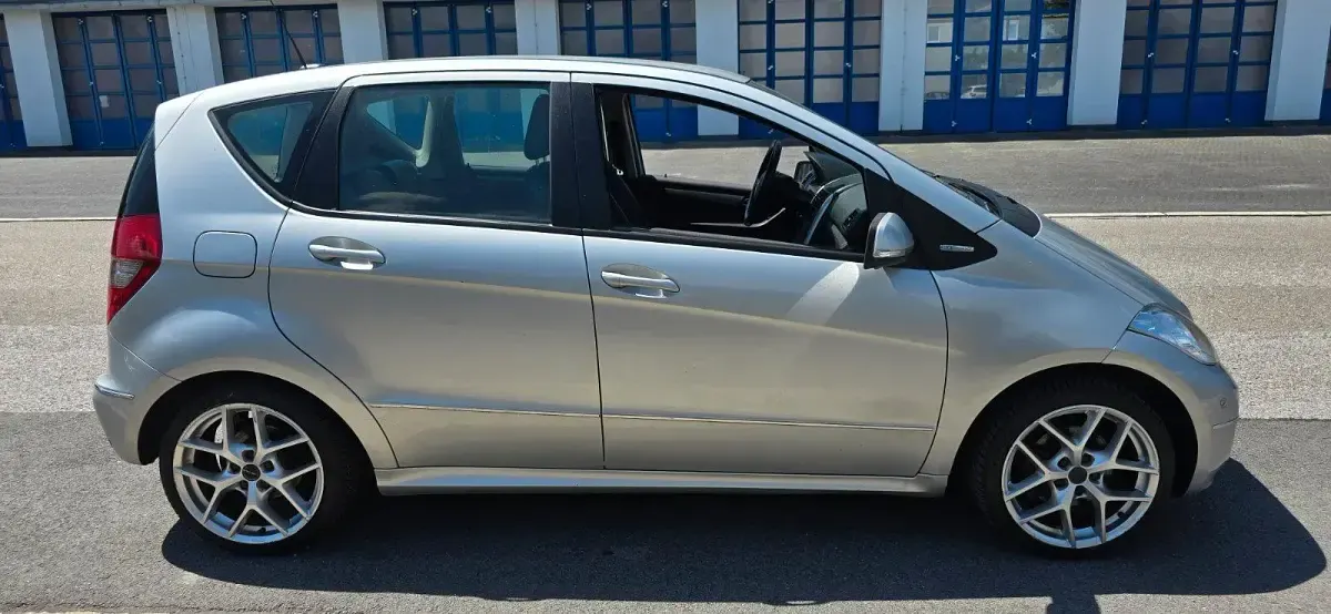 Gebraucht Mercedes A160 82 PS (60 kW) 2012 Grau Kleinwagen