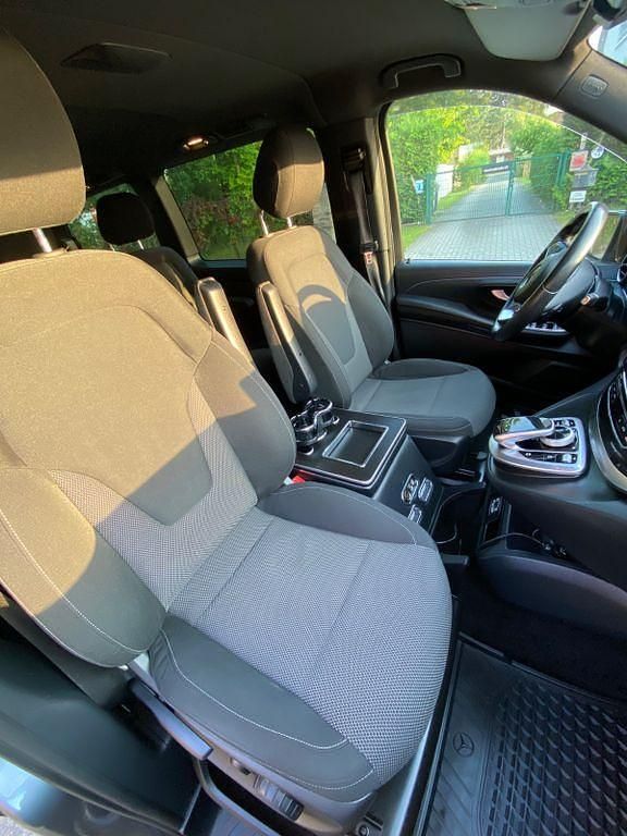 Grau Gebraucht 2016 Mercedes V250 Avantgarde Van / Kleinbus | 22.999 € (Guter Preis) - Bild 1/4
